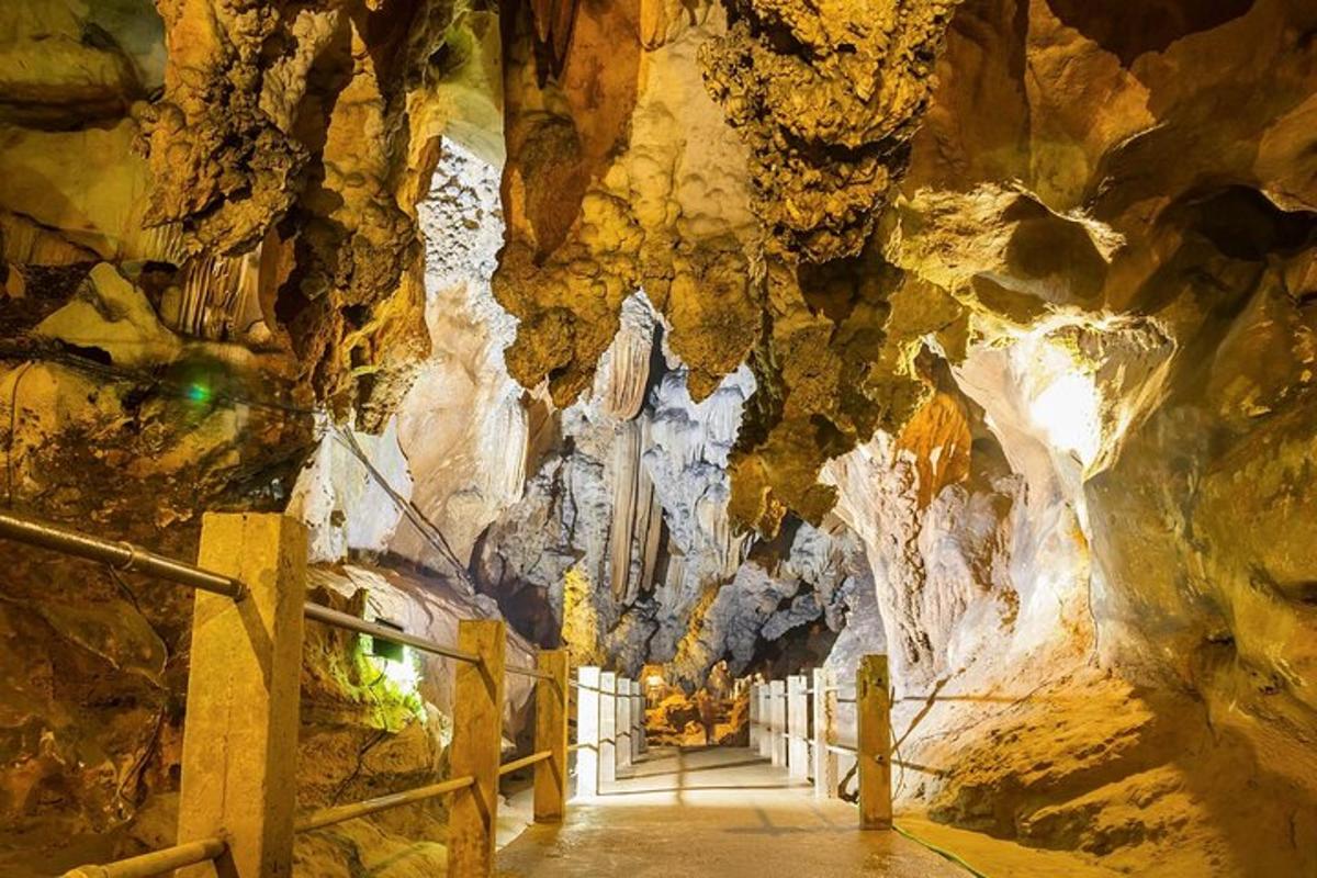 tunnel kaljuseinaga koopas