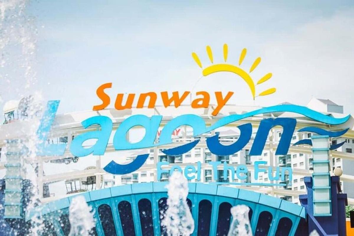 a sign for the sunway hotel