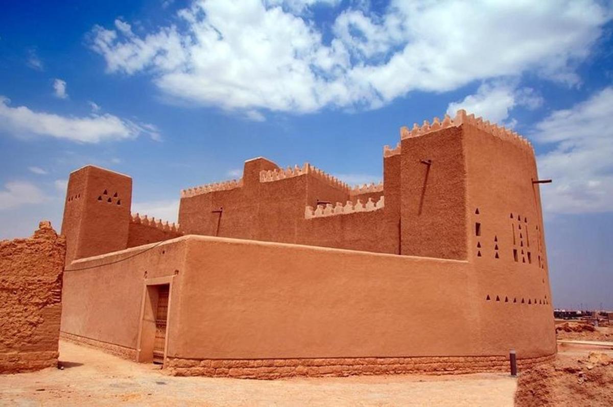 a building in the middle of the desert