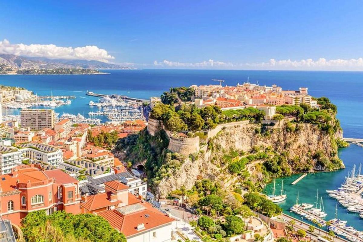 Útsýni yfir borgina Dubrovnik með bátum í vatninu