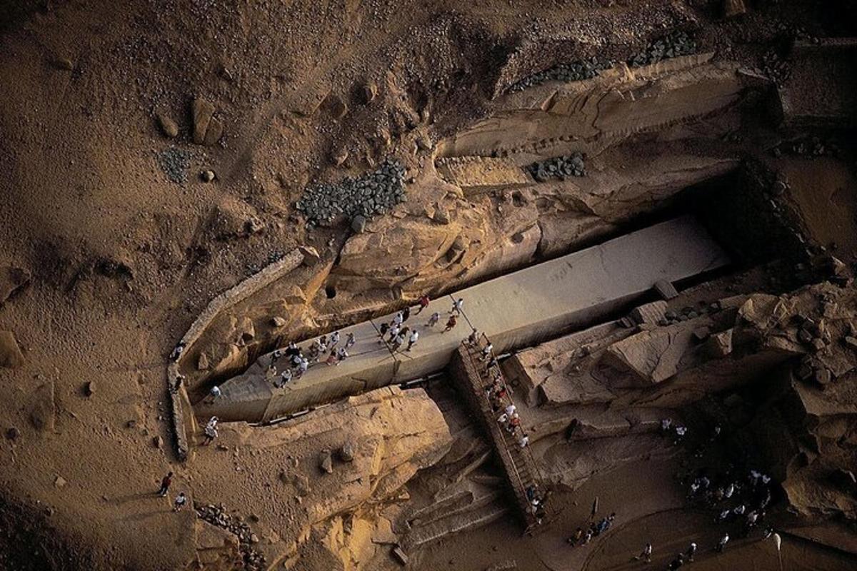 an overhead view of a building in the dirt