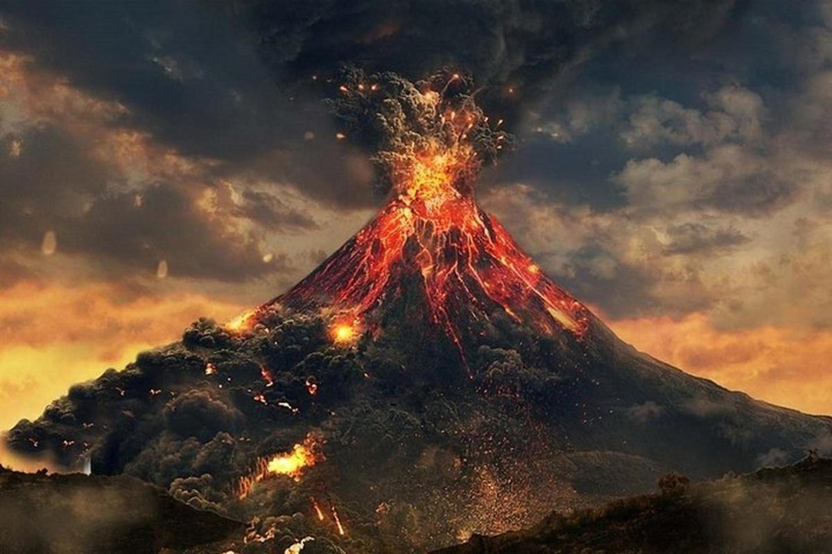 obrázek erupce sopky s kouřem a plameny