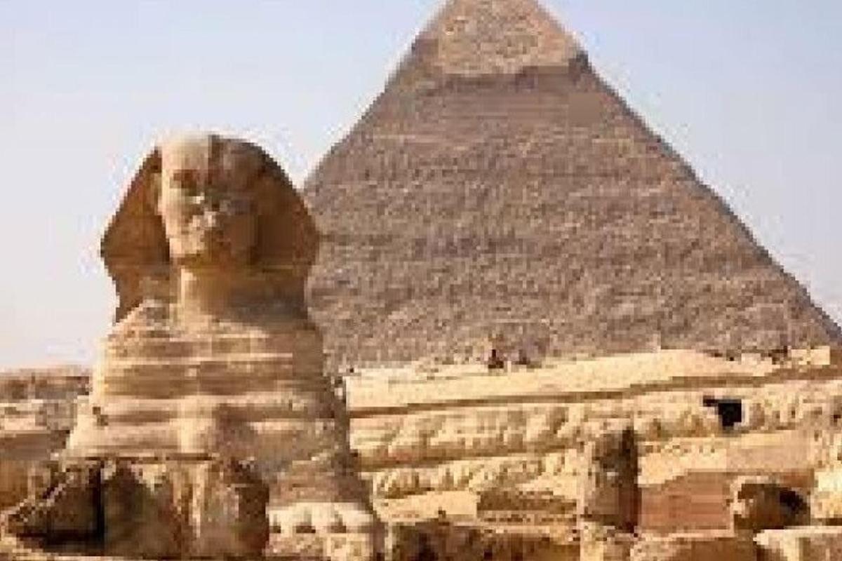 obrázek pyramidy a sfingy