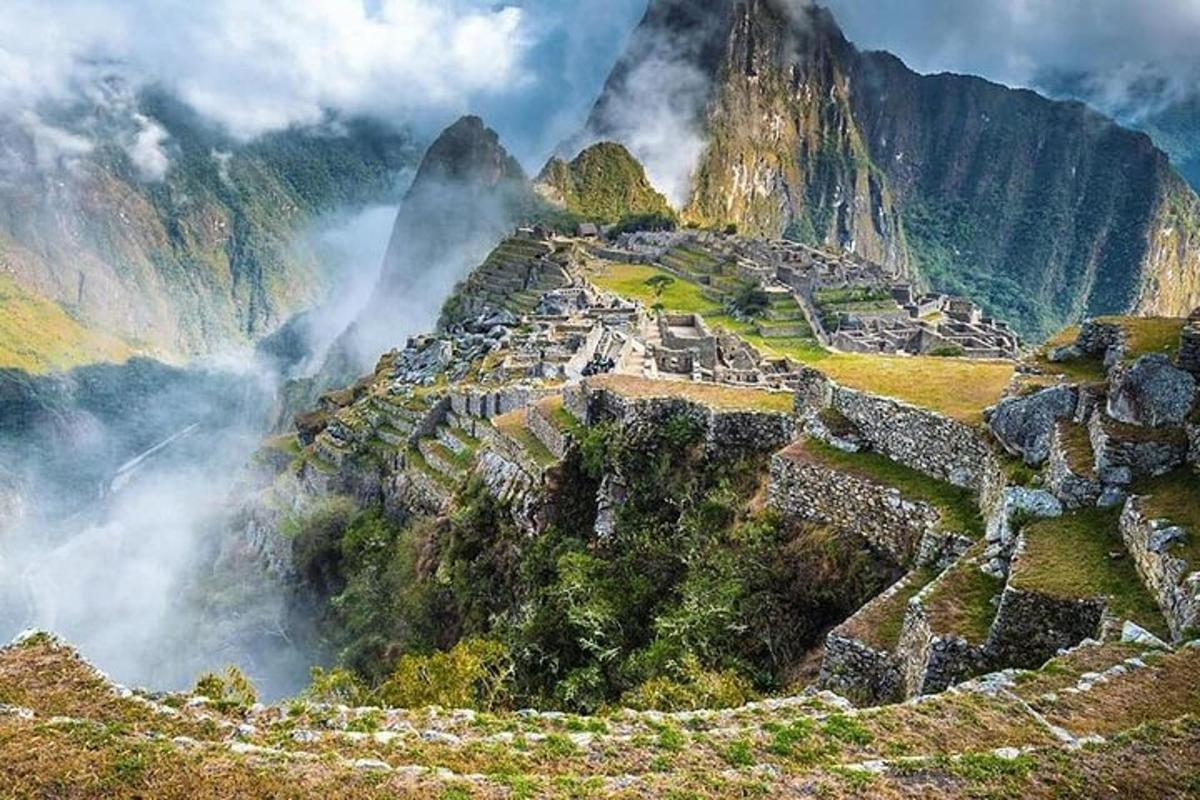 tanawin ng mga guho ng machu picchu sa isang bundok