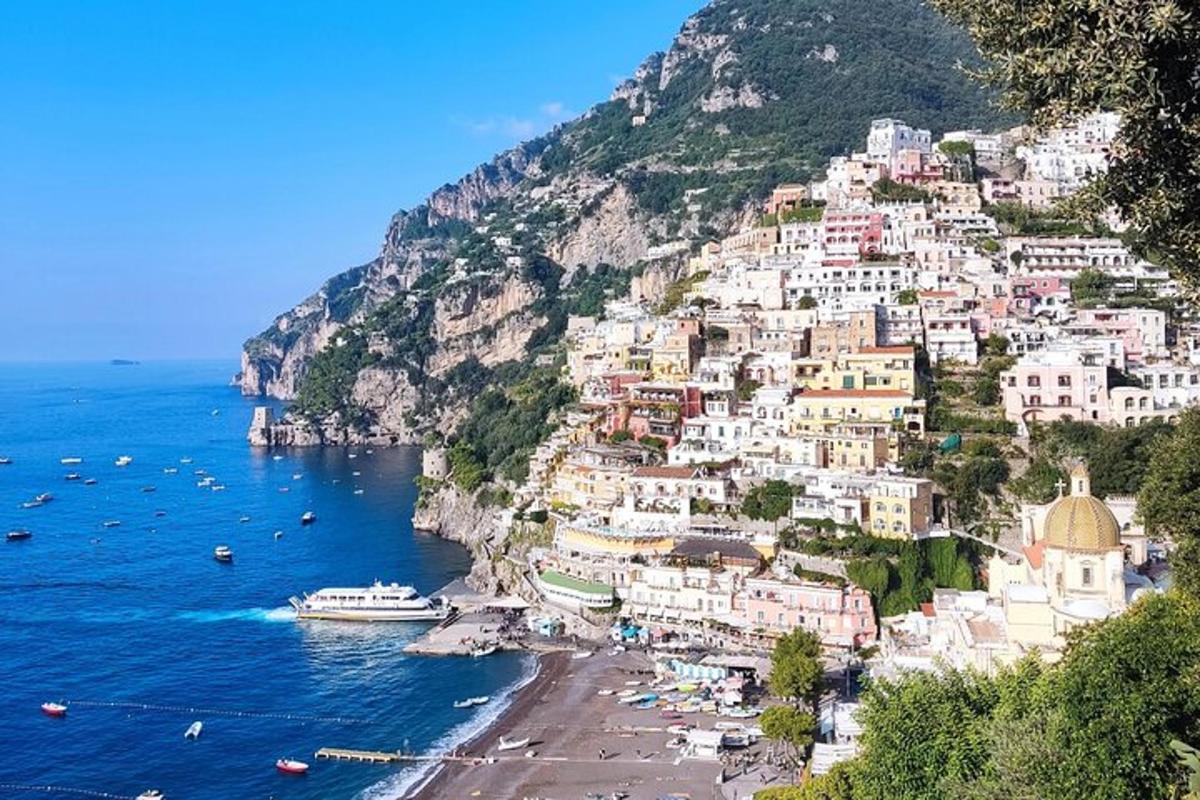 en landsby i Positano på bjergsiden
