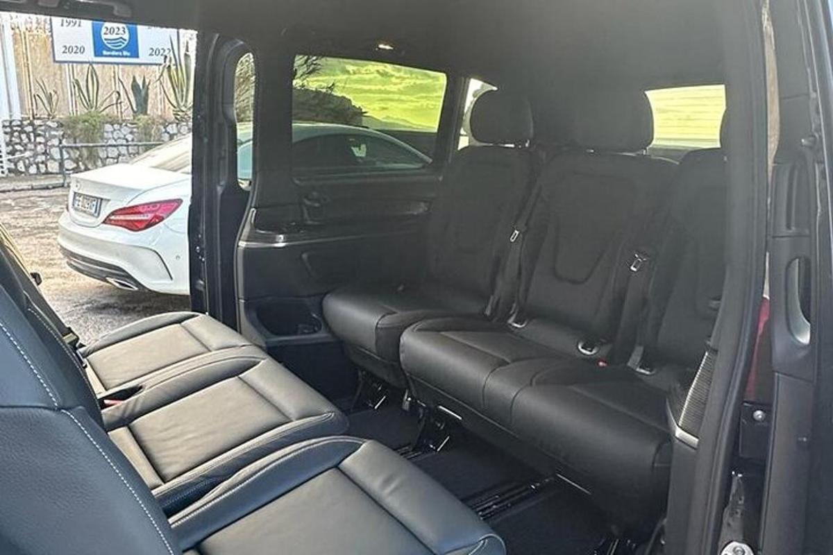 tempat duduk belakang kereta dengan tempat duduk belakangsktop