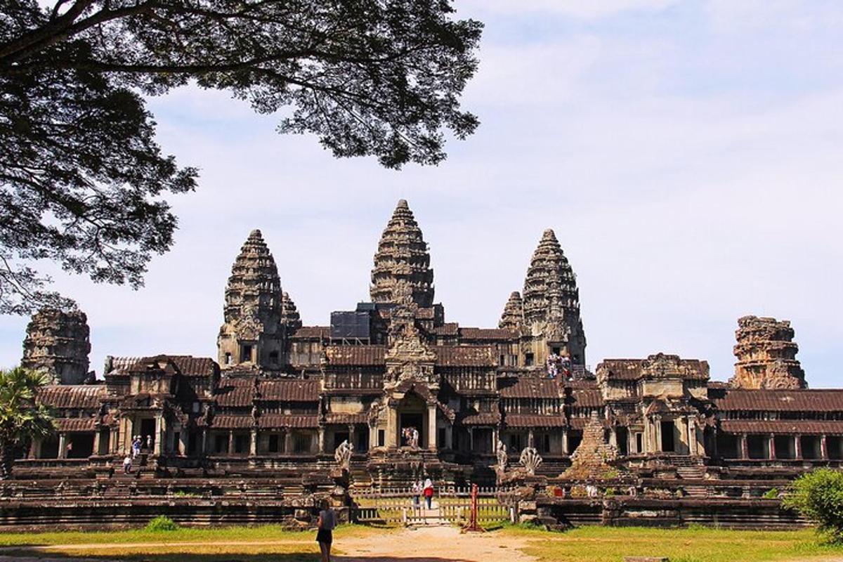 pohled na chrámy Angkor Watu