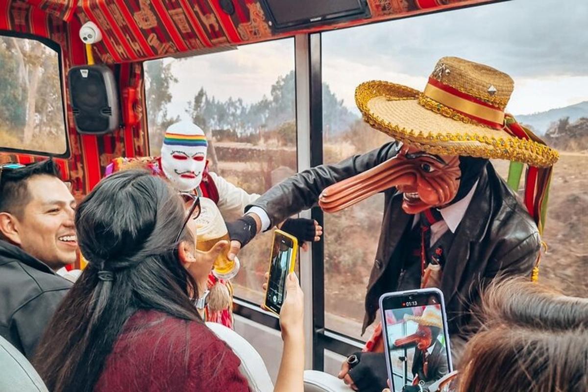 Un grupo de personas viajando en un autobús con payasos.