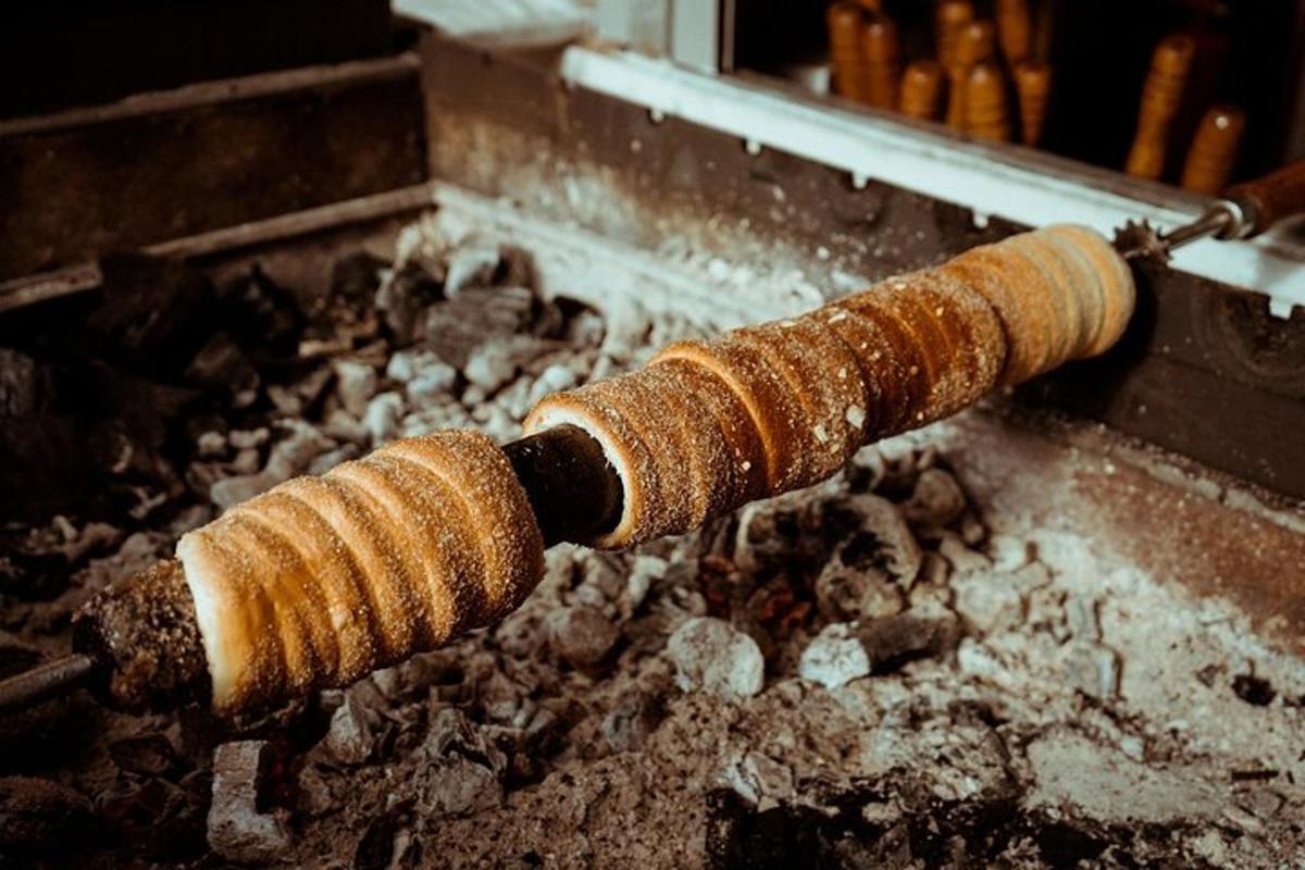 een close-up van een gerecht dat wordt gegrild