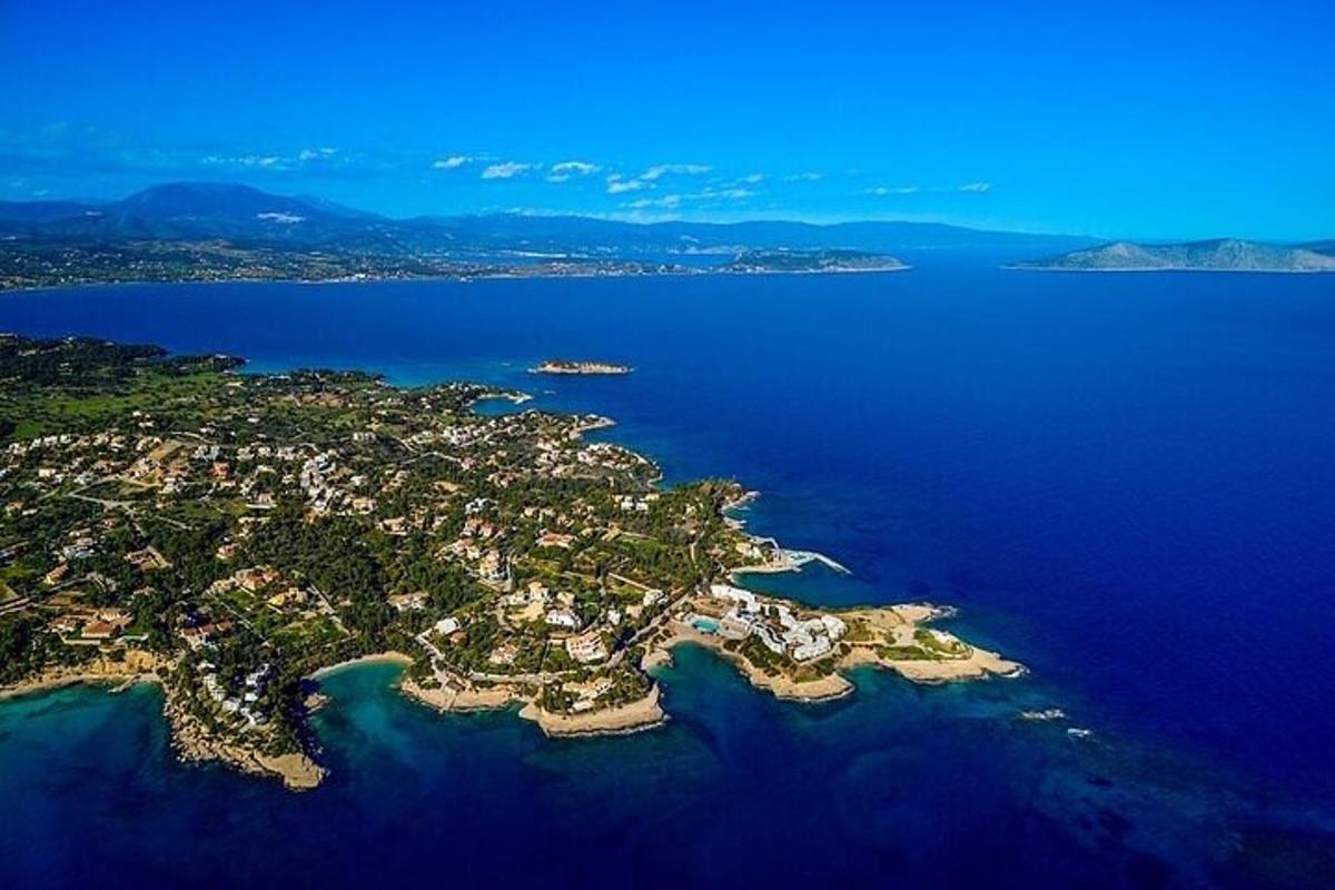 una vista aerea di una piccola isola nell'acqua