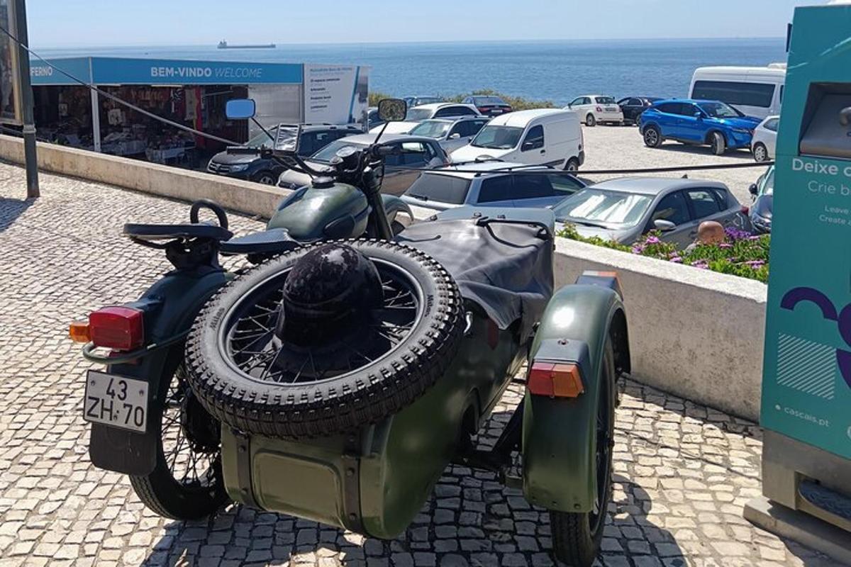 vespa með hliðarvagni festum við hana