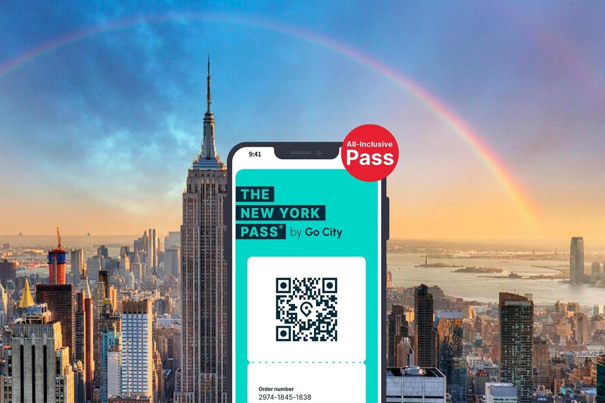 näkymä New York Cityyn sateenkaaren ympäröimänä