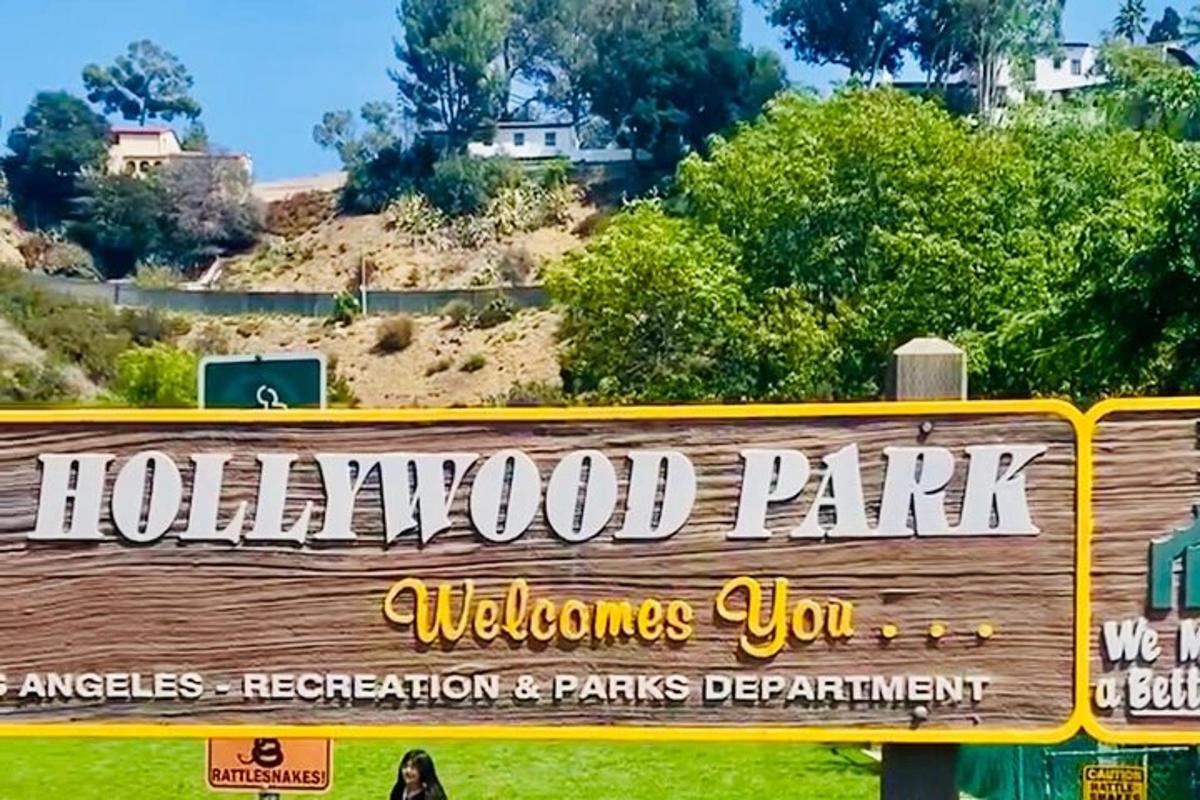 Silt kirjaga "Hollywood Park" tervitab teid