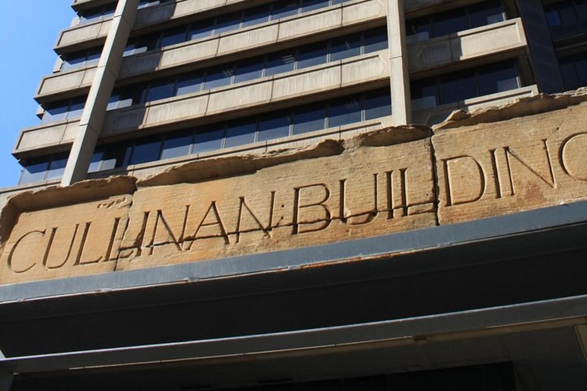 hoone küljel olev silt