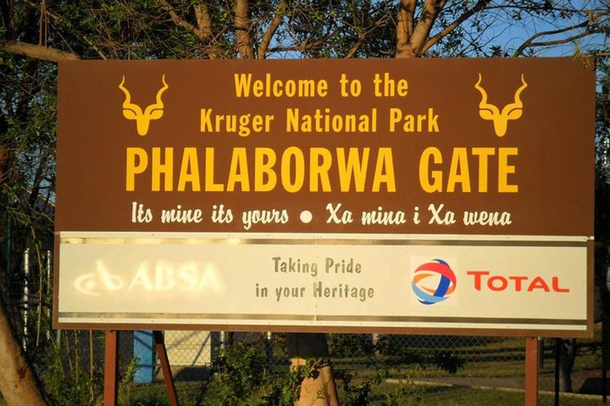 un rètol del Parc Nacional Kruger a la porta de Phalaborwa