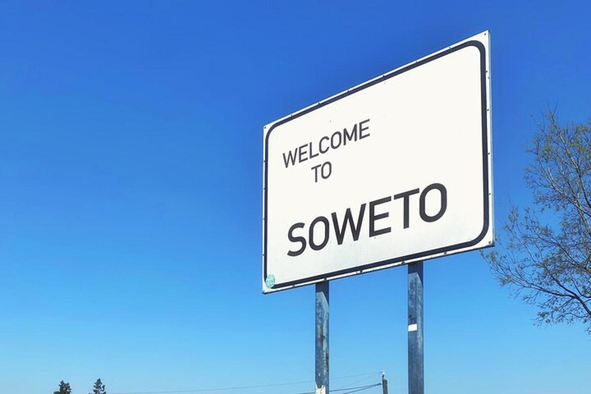 Una señal de tráfico que dice bienvenido a Savoico