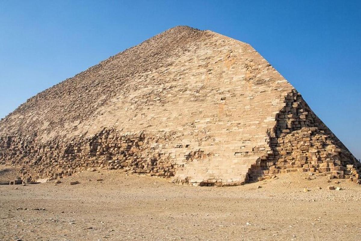 an image of the pyramid ofaraohs in the desert
