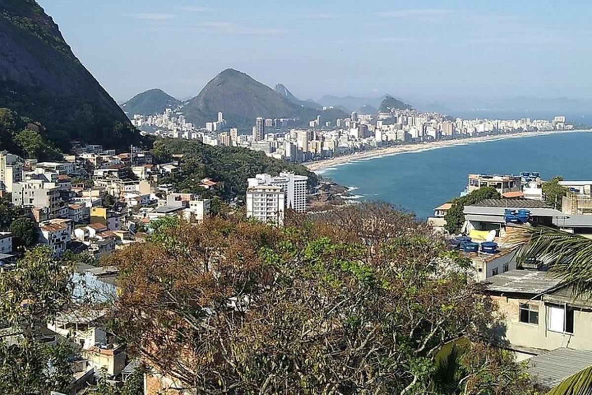 城市和海洋的景观以及建筑