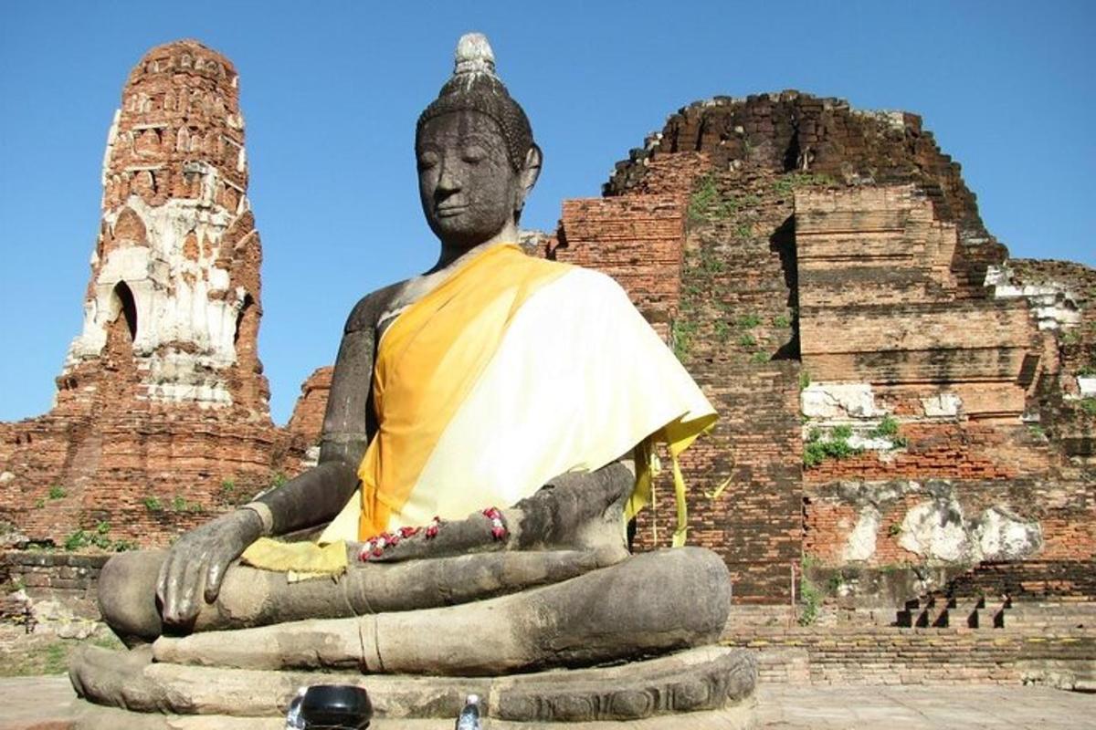 poosis istuva mehe kuju