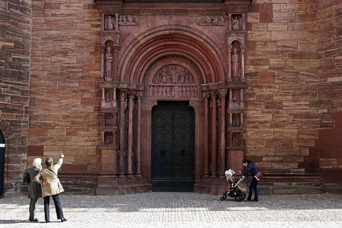 Klein Basel Self-Guided City Walking Tour & Scavenger Hunt – photo 8