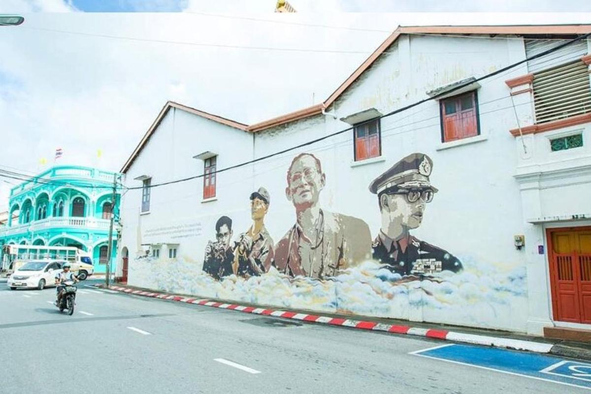 mural di sisi bangunan