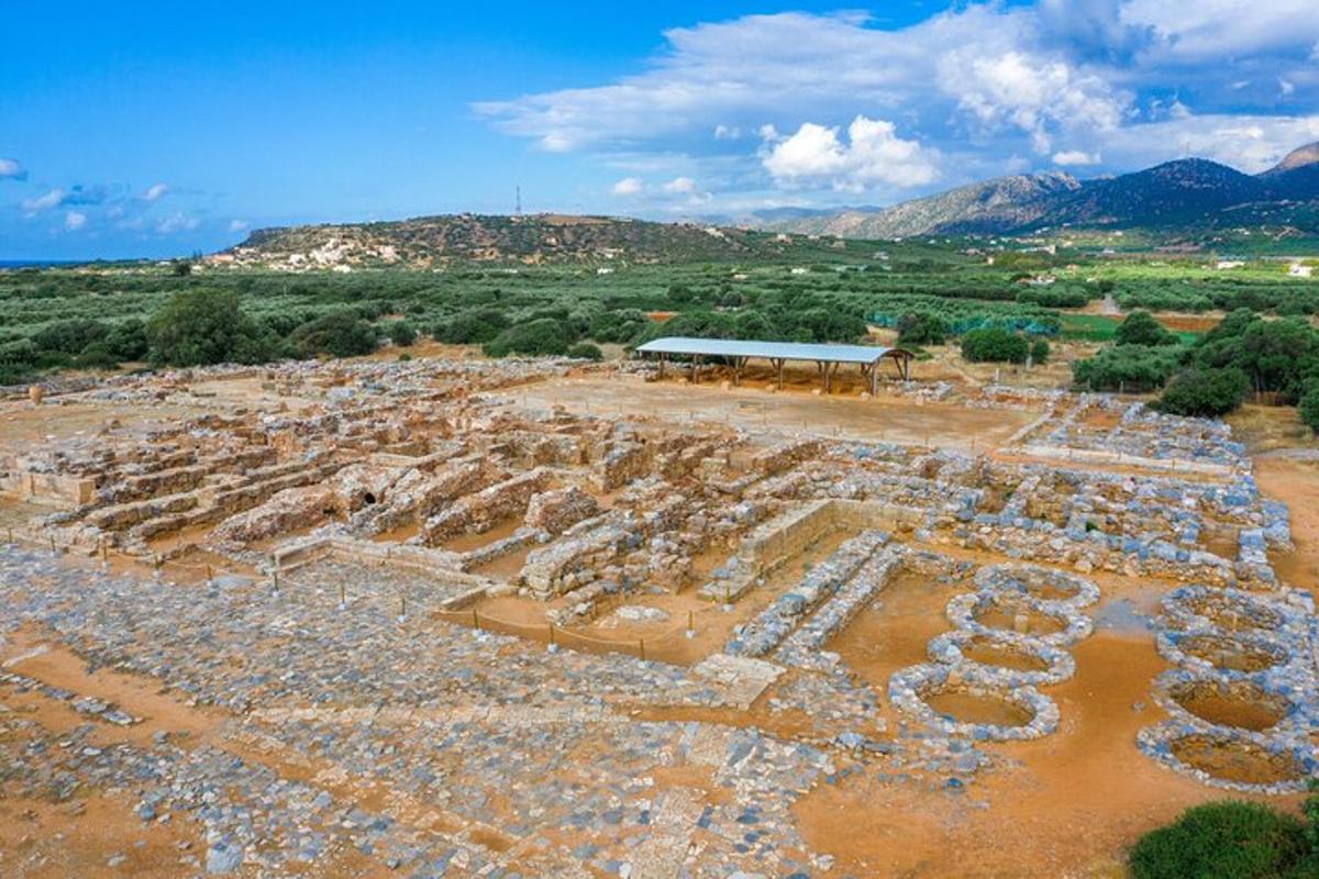 una vista aérea de un antiguo anfiteatro