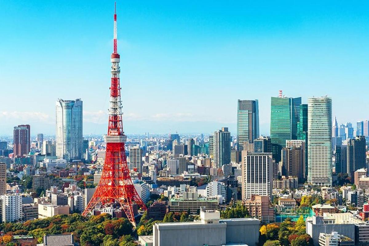 một góc nhìn của thành phố với tháp Eiffel