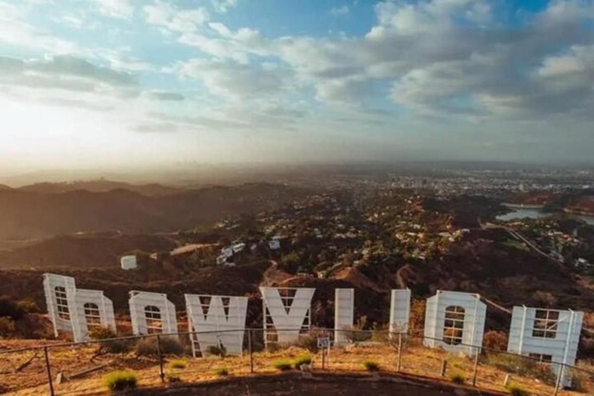 o vedere a semnului pentru semnul Hollywood