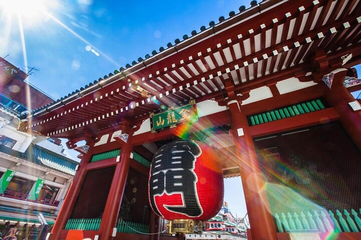 znak na stavbi z japonskim