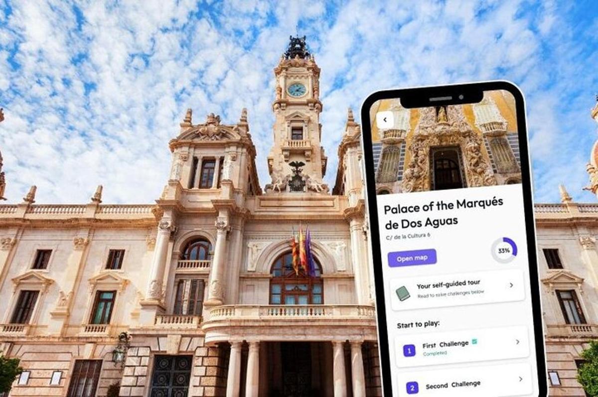 Un teléfono celular frente a un edificio con una torre de reloj.