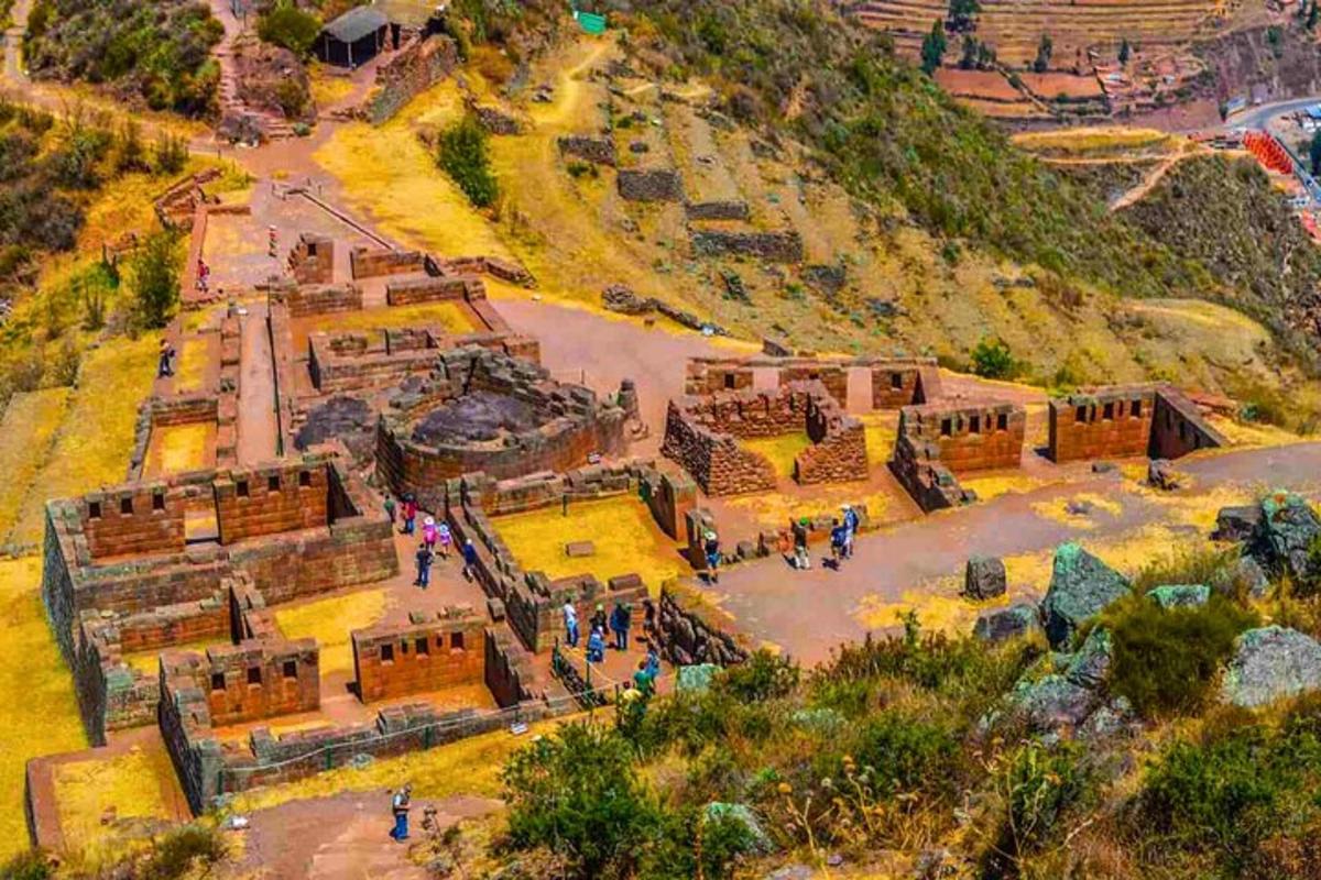 uma vista aérea das ruínas de um edifício