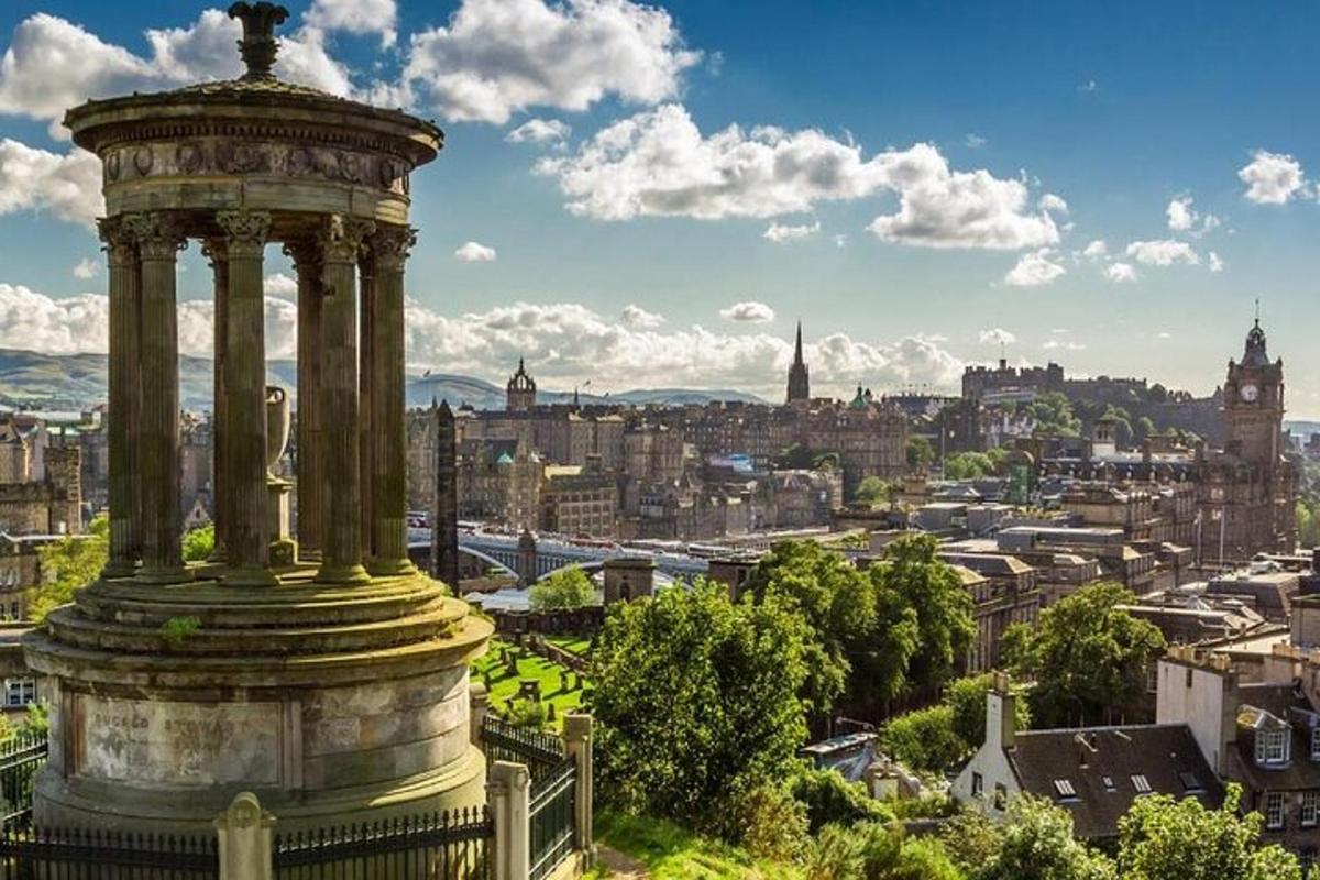 Útsýni yfir Edinborg úr turni