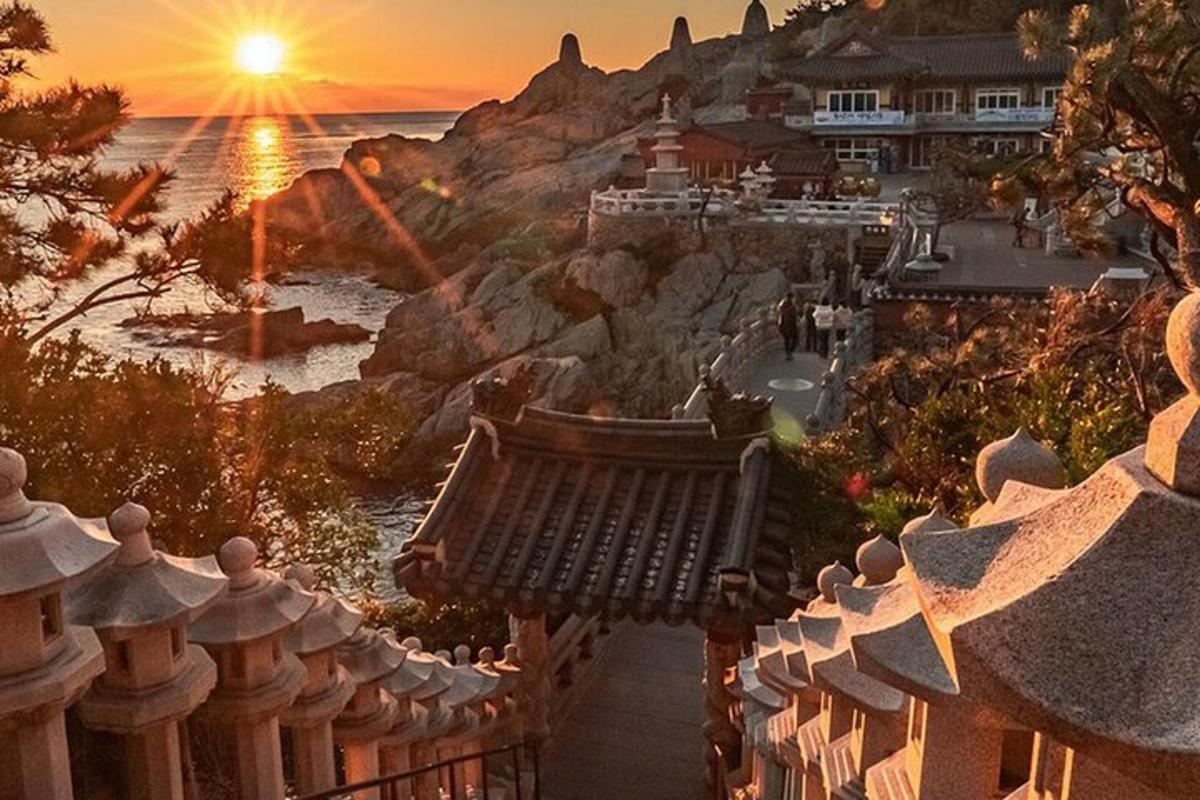 海上日落，木栅栏