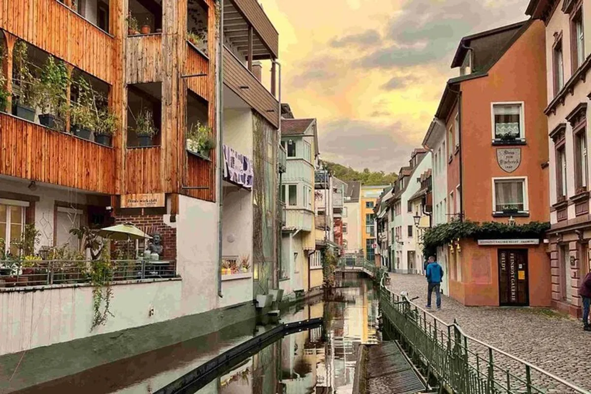 Visite à pied autoguidée de la vieille ville de Fribourg – photo 1