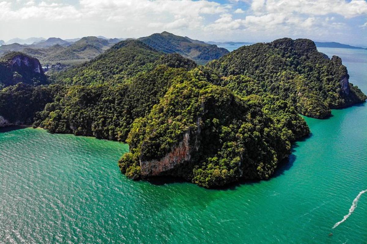 una isla en medio del agua