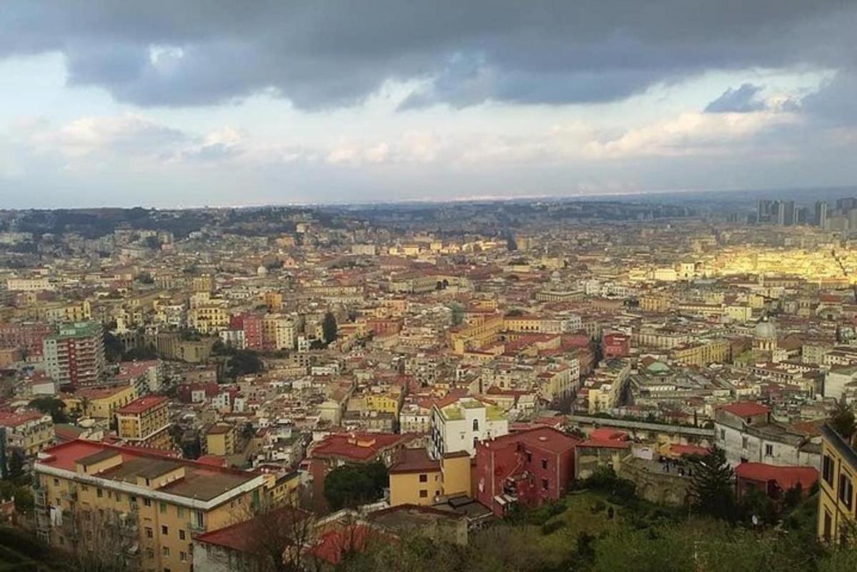 una vista aerea di una città con edifici
