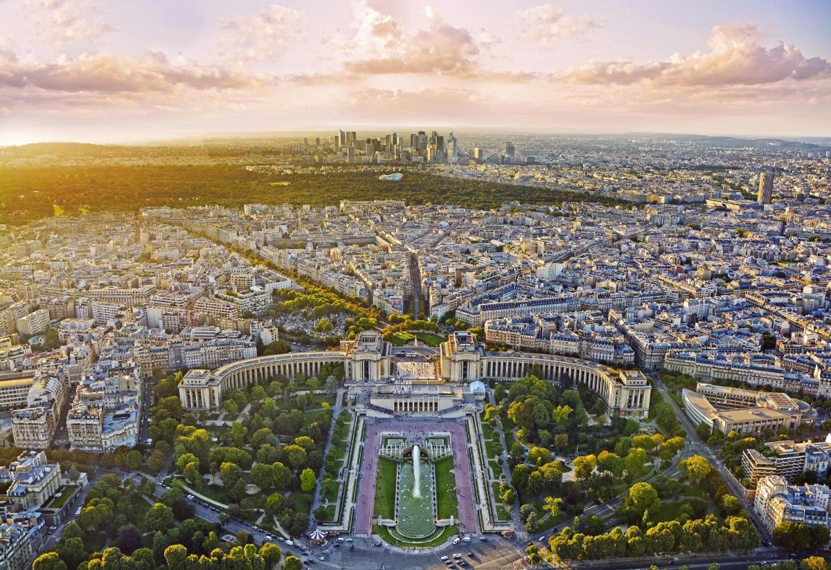 una vista aerea della città di Parigi