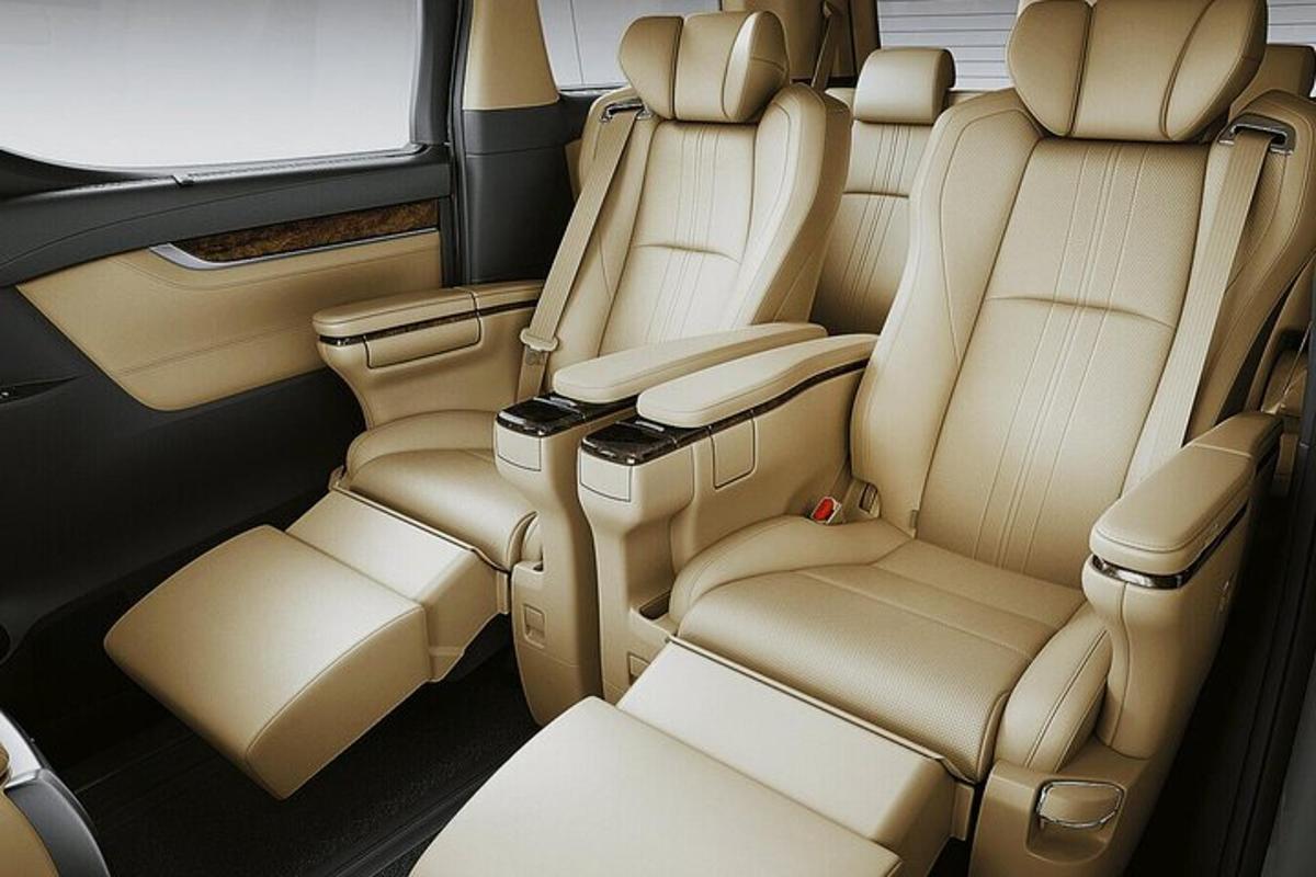 pemandangan tempat duduk belakang kereta