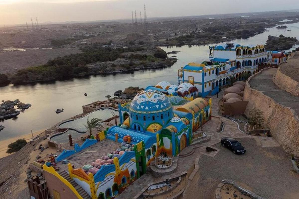 eine Luftaufnahme eines großen Wasserparks