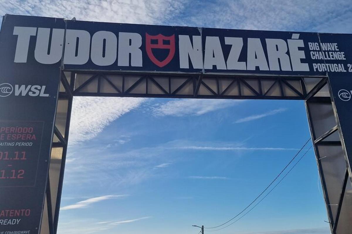 egy hídon egy Tudor Nazario feliratú tábla