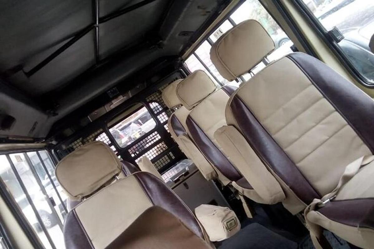 група порожніх місць в автобусі