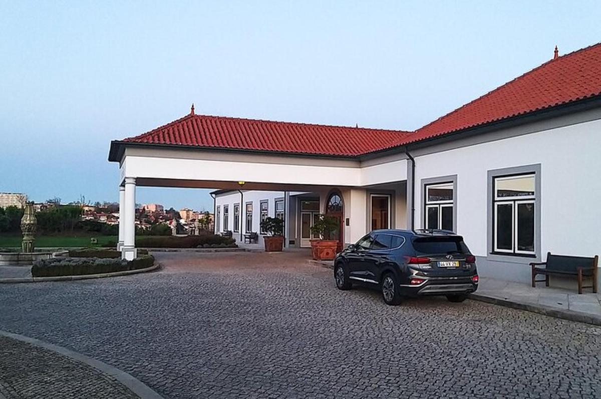 auto zaparkované pred domom