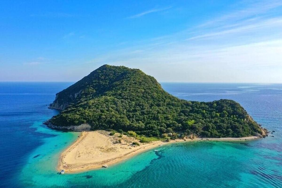 海の真ん中にある島