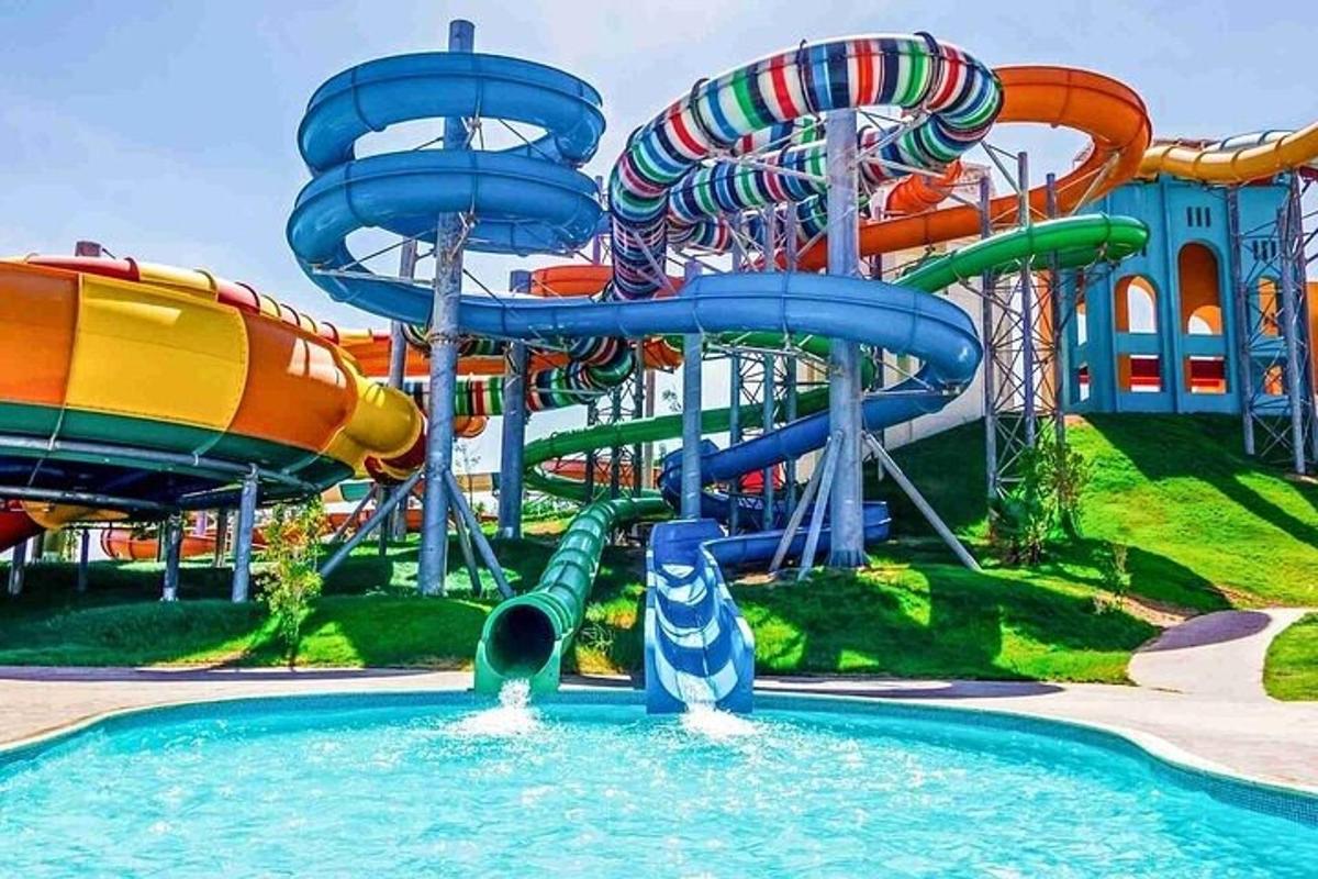 vodní park s tobogánem