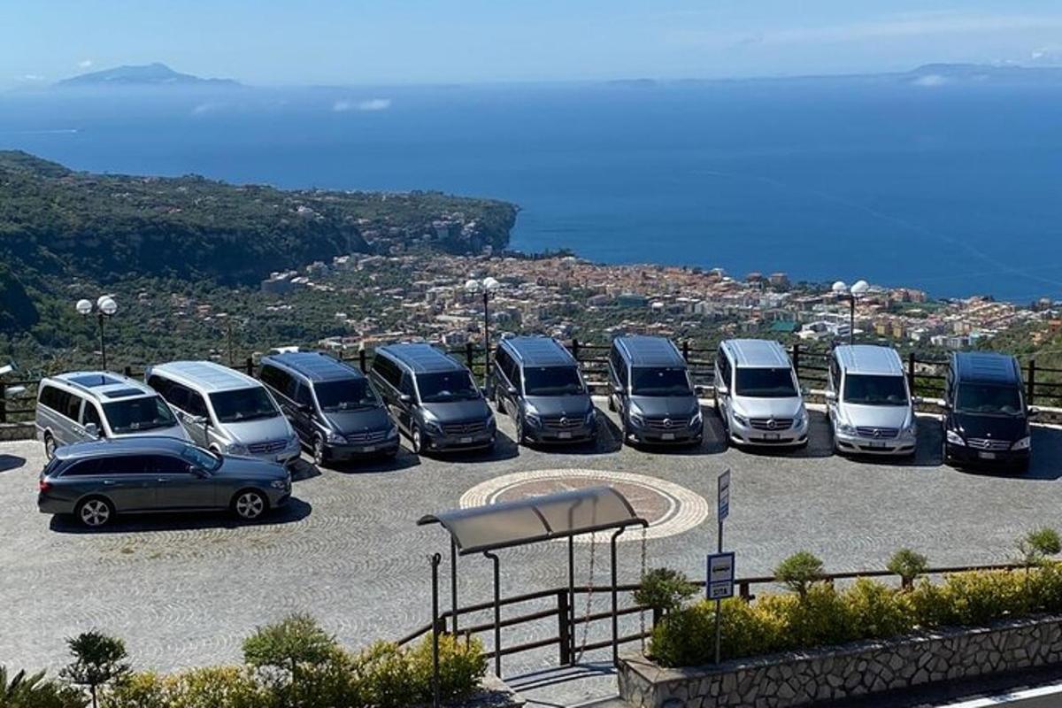 hunnik autosid pargitud parklasse