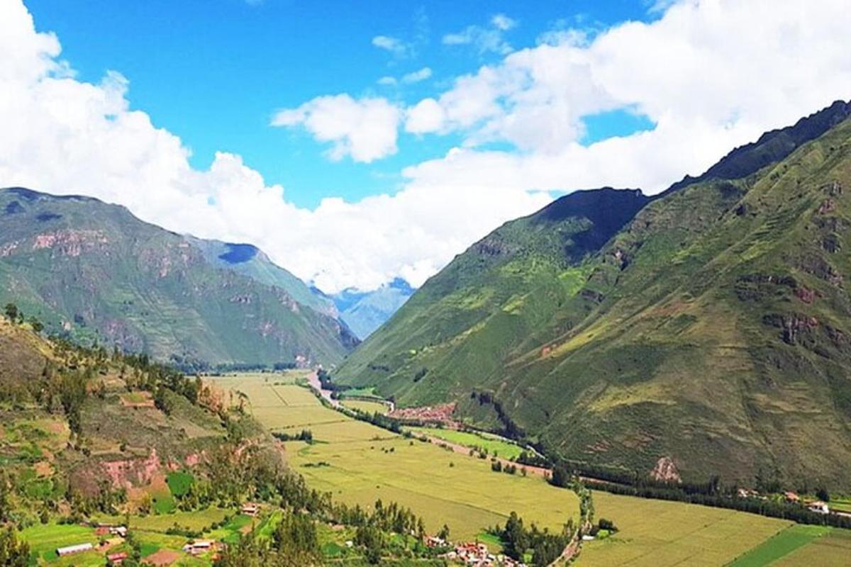 pemandangan lembah di banjaran gunung