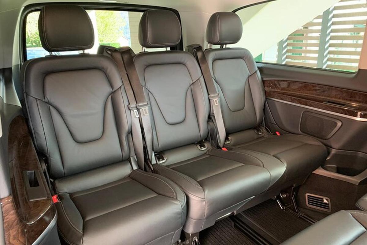 auto tagaiste tühjade istmetega