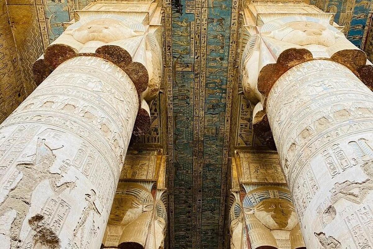 a view of the side of a building with a column