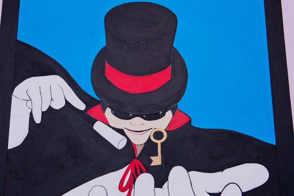 uma pintura de um homem de cartola com uma chave