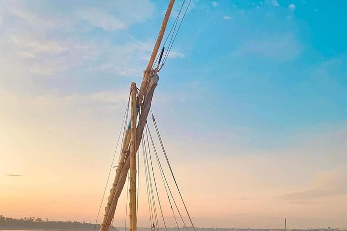 paadi puidust mast vees